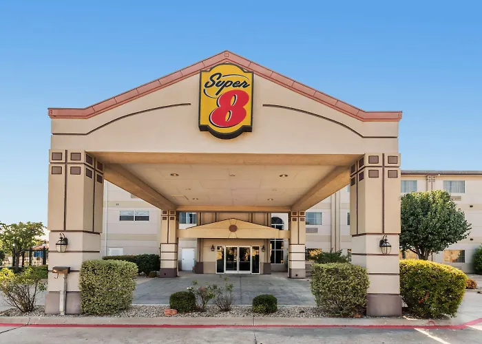 Super 8 By Wyndham Weatherford