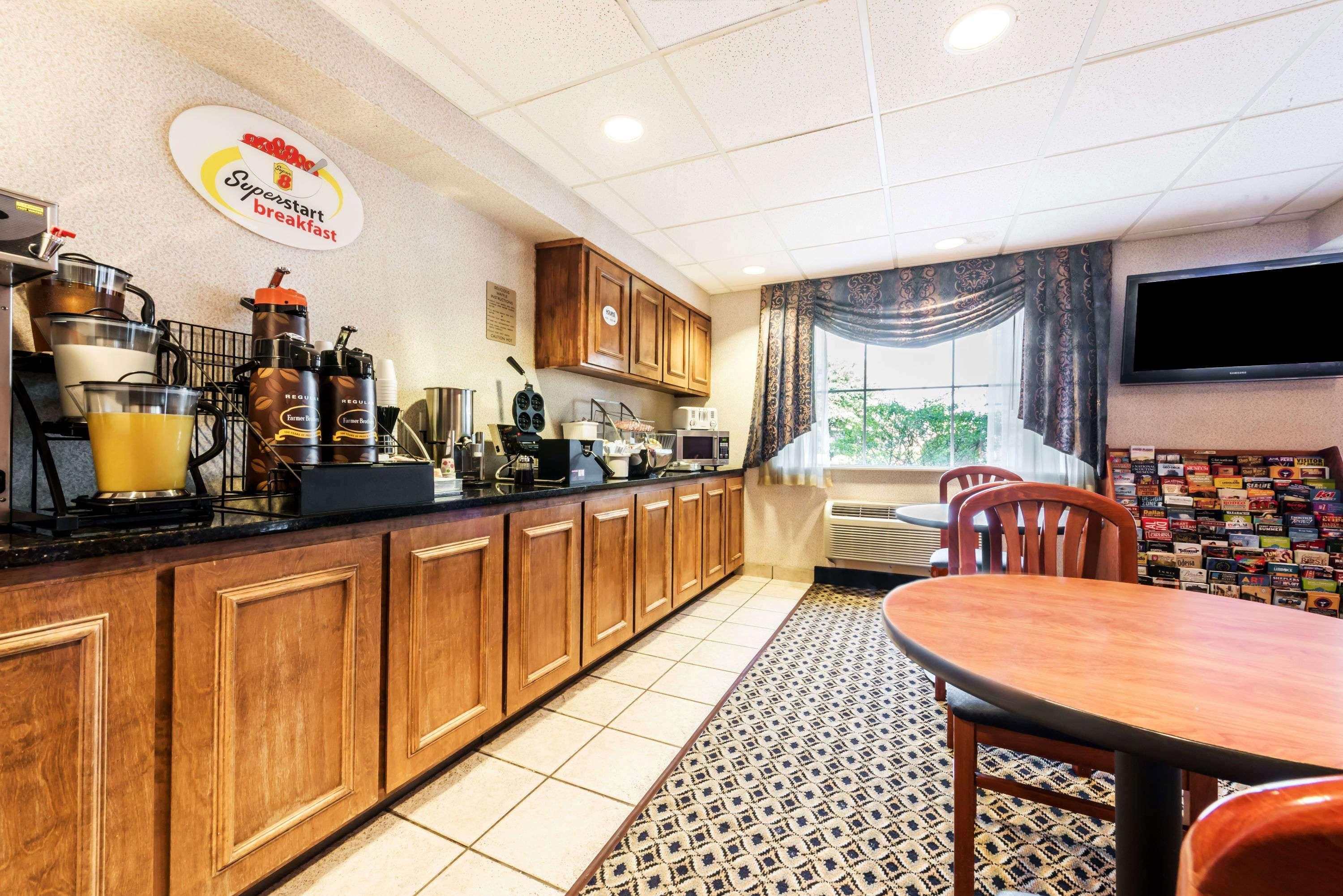 Hotel Super 8 By Wyndham Weatherford