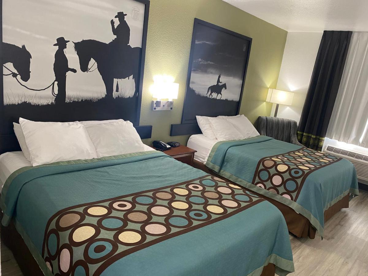 Hotel Super 8 By Wyndham Weatherford