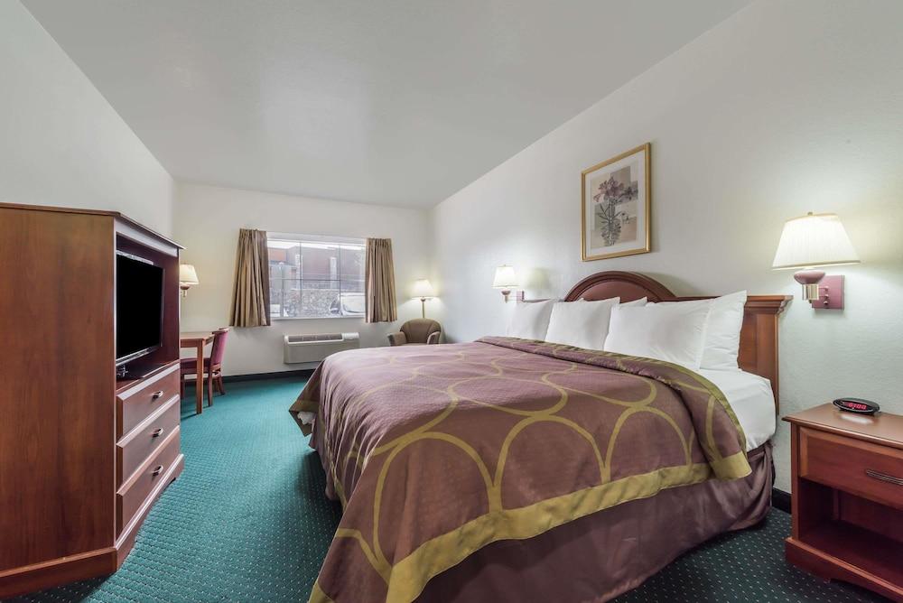 Super 8 By Wyndham Hotel Weatherford